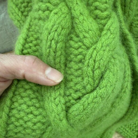 Banana Republic thick Aran cable knit pull-through Cashmere scarf green NWT - Picture 9 of 13